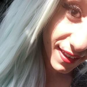 Meet your Posher, Phoenix